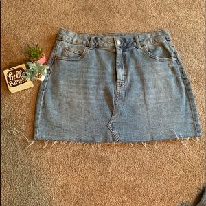 NWOT jean skirt. size 14